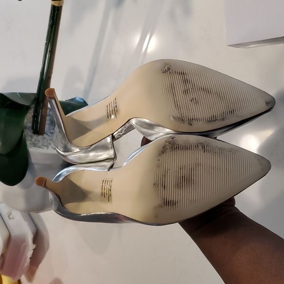 Gorgeous Silver pump! - Picture 6 of 17